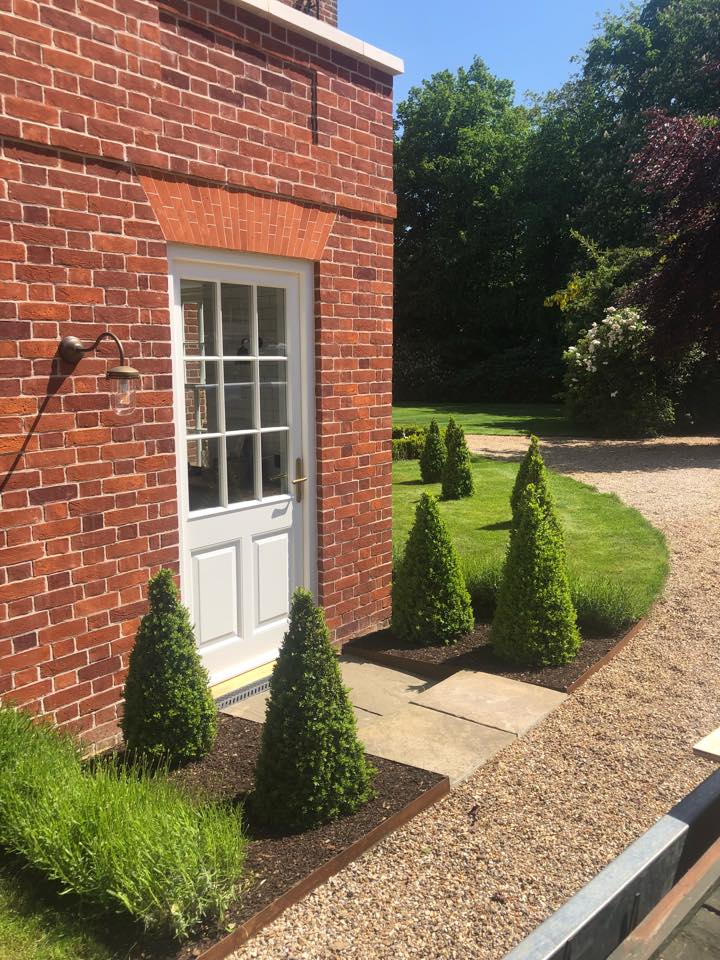 Lee Amor - Owner of Amors Faciès Terrae